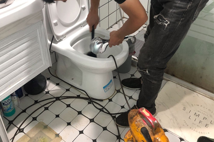 西乡疏通下水道