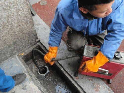 西乡疏通下水道